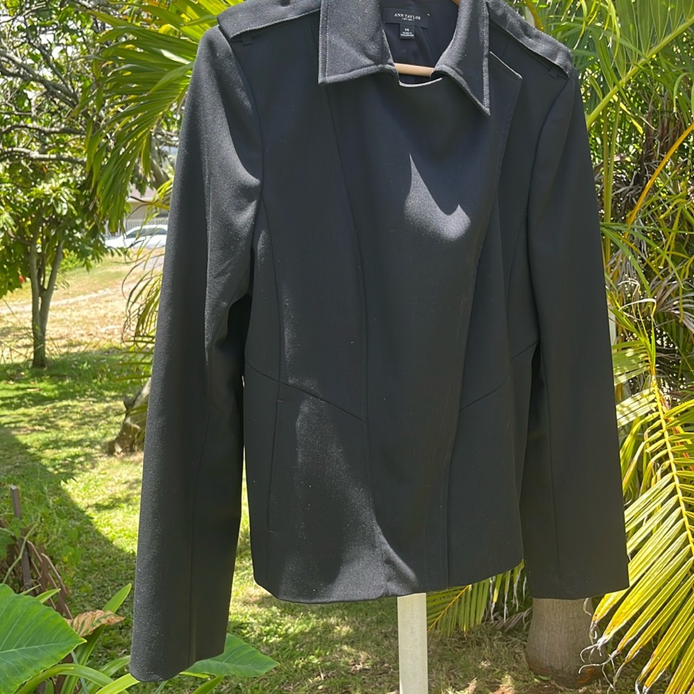 Ann Taylor short jacket